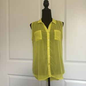Fun‎ & Flirt Sleeveless Button Down Blouse